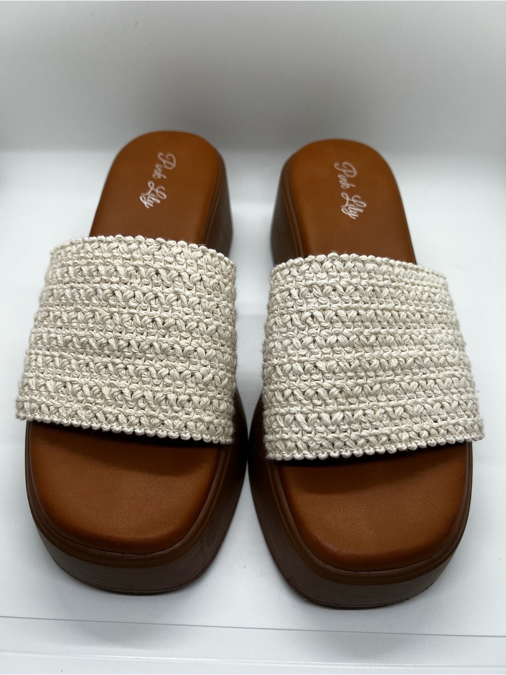 EXCELLENT CONDITION Pink Lily Cream Crochet Platform Slide Sandals